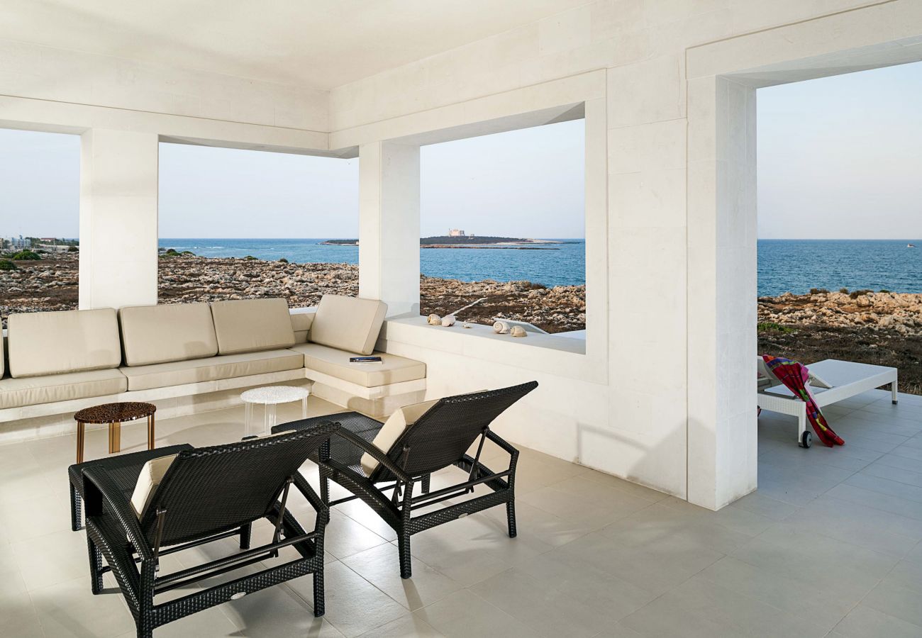 Villa a Portopalo di Capo Passero - Villa fronte mare con piscina privata a Portopalo, Sicilia - 10 pax