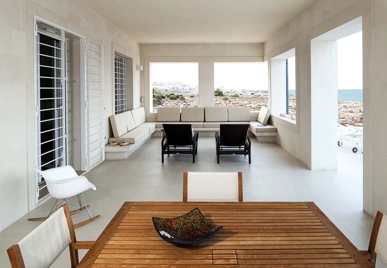 Villa a Portopalo di Capo Passero - Villa fronte mare con piscina privata a Portopalo, Sicilia - 10 pax