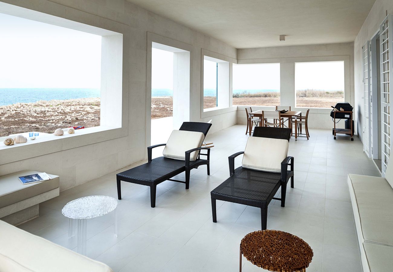 Villa a Portopalo di Capo Passero - Villa fronte mare con piscina privata a Portopalo, Sicilia - 10 pax