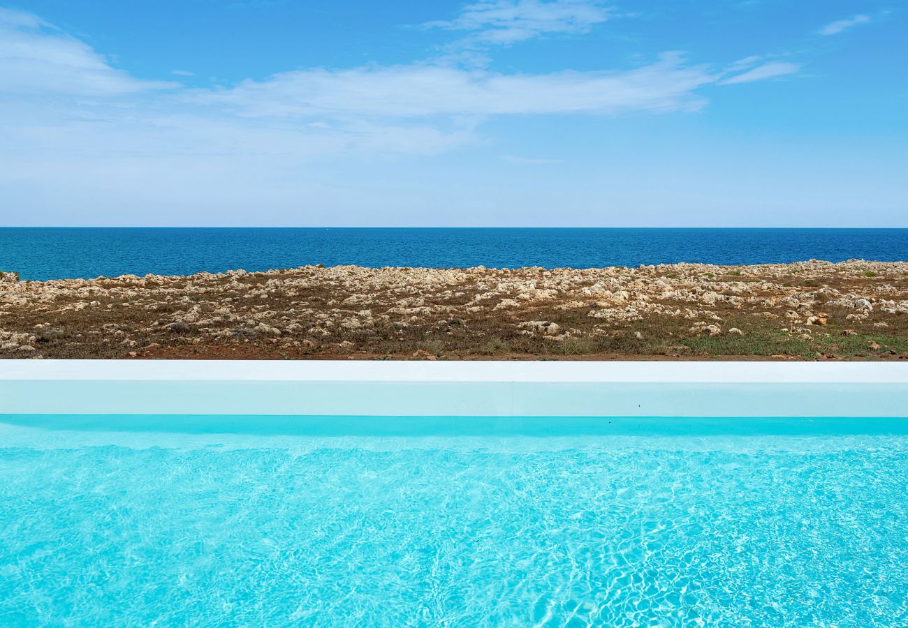 Villa a Portopalo di Capo Passero - Villa fronte mare con piscina privata a Portopalo, Sicilia - 10 pax