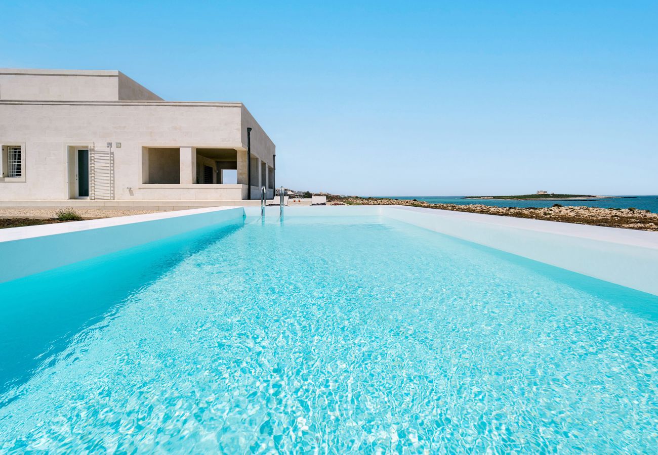 Villa a Portopalo di Capo Passero - Villa fronte mare con piscina privata a Portopalo, Sicilia - 10 pax