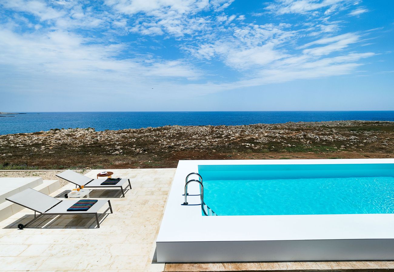 Villa a Portopalo di Capo Passero - Villa fronte mare con piscina privata a Portopalo, Sicilia - 10 pax