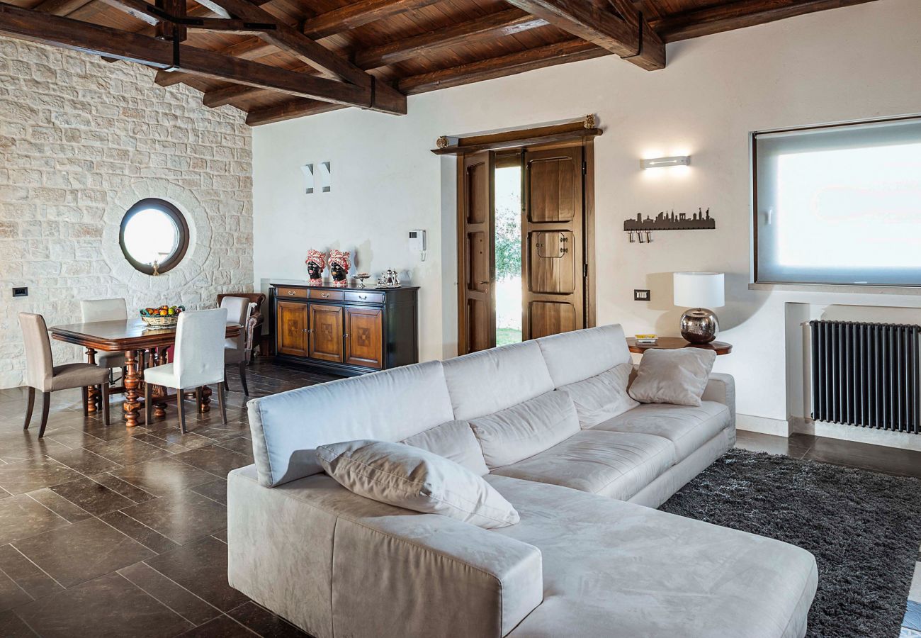Villa a Rosolini - Villa di campagna con piscina privata