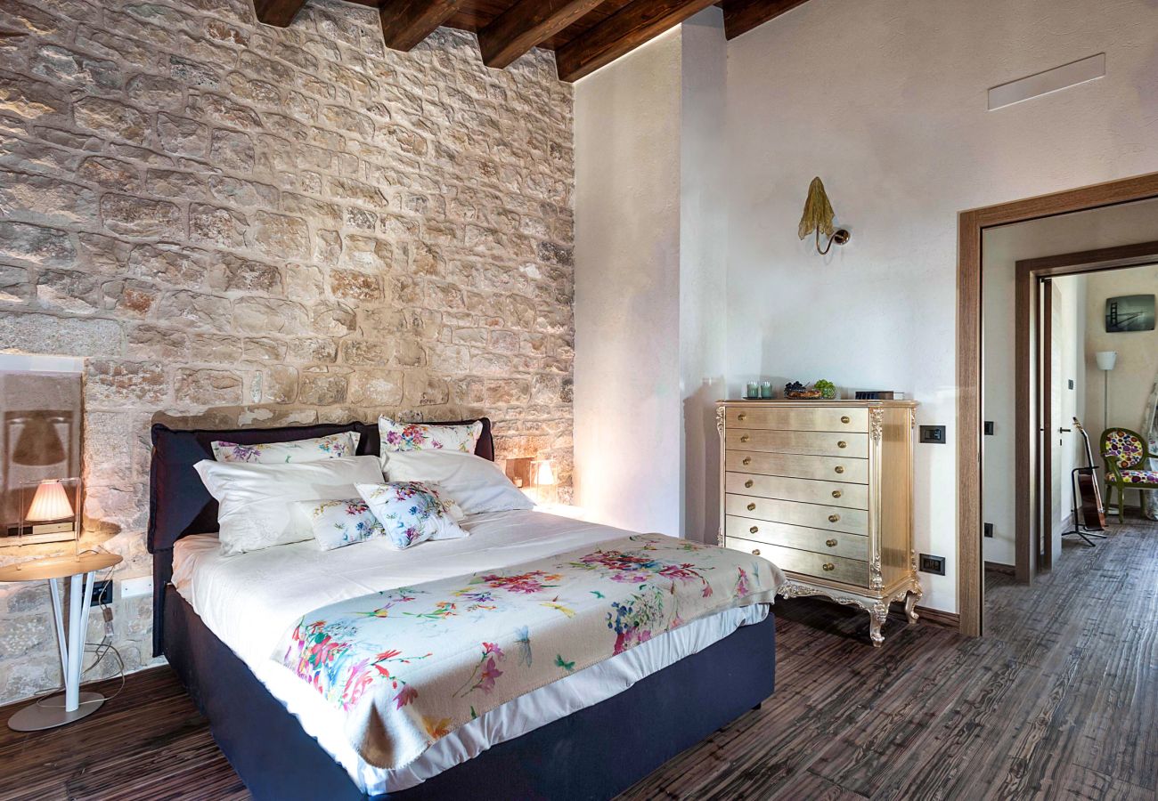 Villa a Rosolini - Villa di campagna con piscina privata
