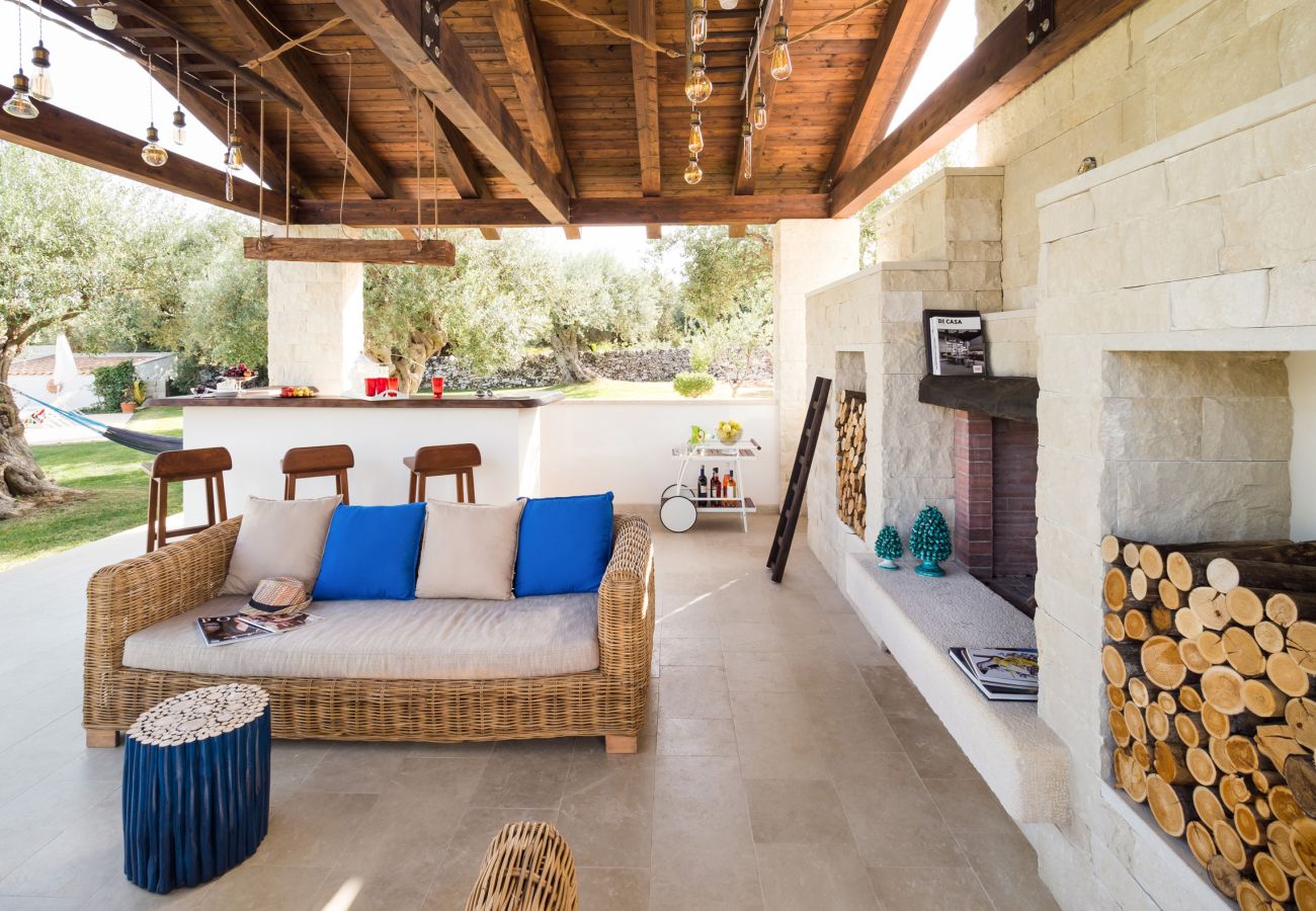 Villa a Rosolini - Villa di campagna con piscina privata