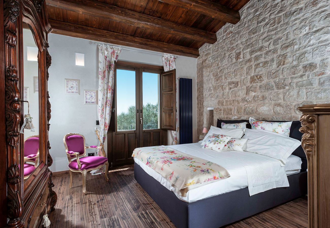 Villa a Rosolini - Villa di campagna con piscina privata