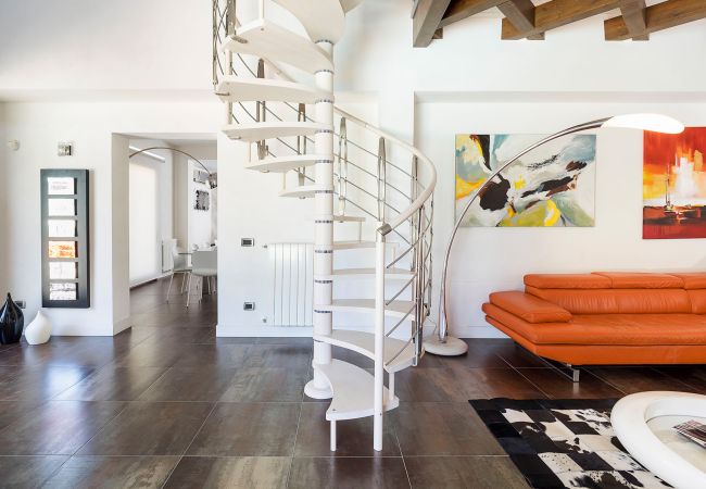 Villa a Agrigento - Splendida villa con piscina, area wellness, campetto di calcio ad Agrigento - 14 pax Villa a Agrigento - Splendida villa con piscina, area wellness, campetto di calcio ad Agrigento - 14 pax