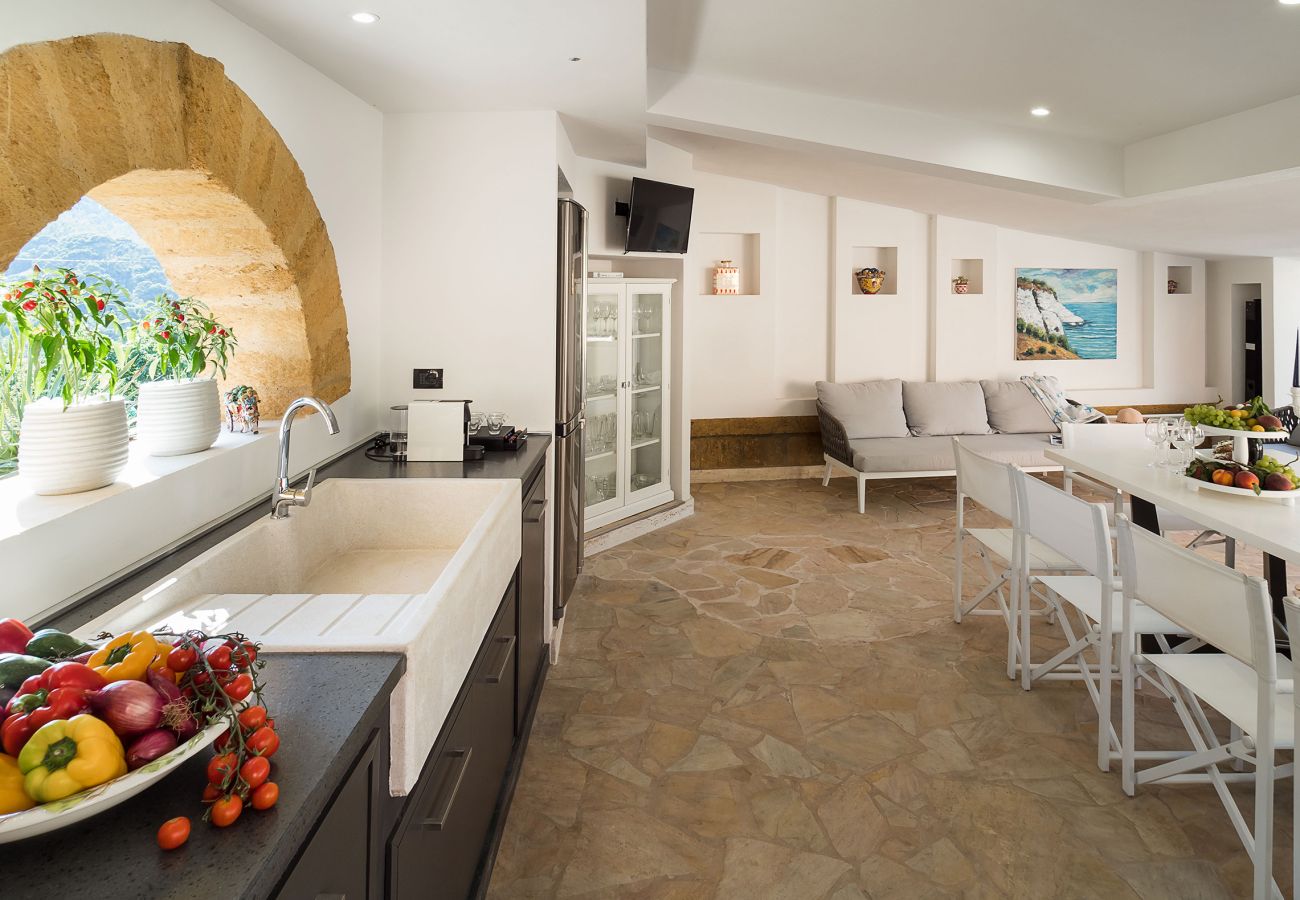 Villa a Agrigento - Splendida villa con piscina, area wellness, campetto di calcio ad Agrigento - 14 pax