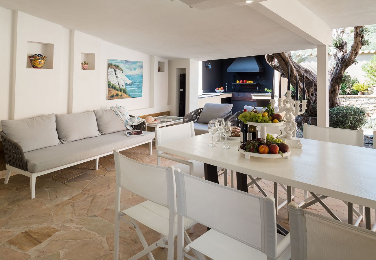 Villa a Agrigento - Splendida villa con piscina, area wellness, campetto di calcio ad Agrigento - 14 pax