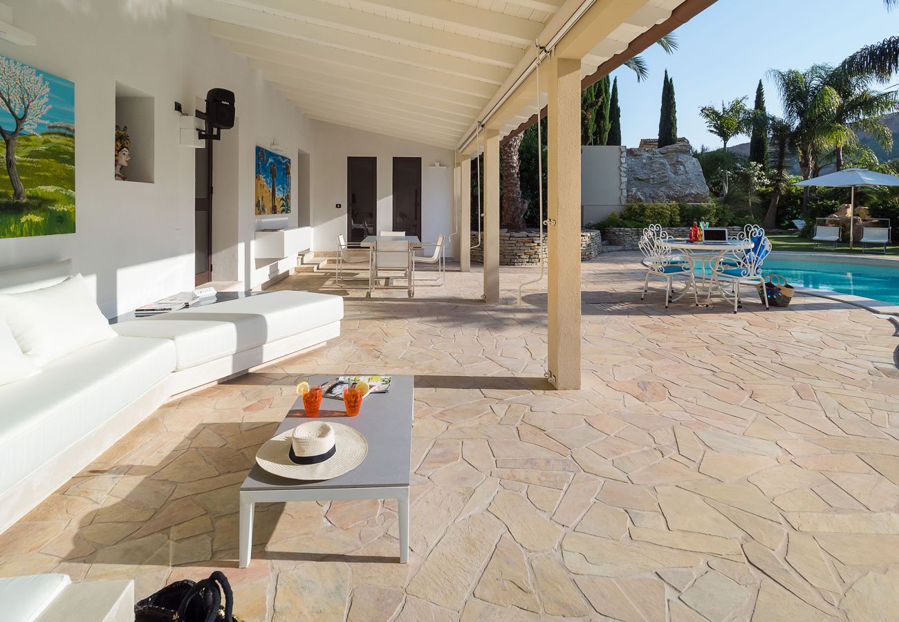 Villa a Agrigento - Splendida villa con piscina, area wellness, campetto di calcio ad Agrigento - 14 pax