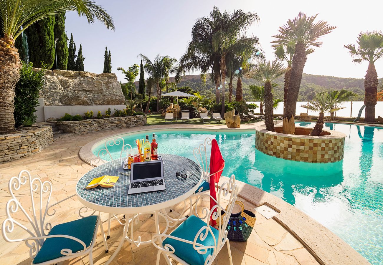 Villa a Agrigento - Splendida villa con piscina, area wellness, campetto di calcio ad Agrigento - 14 pax