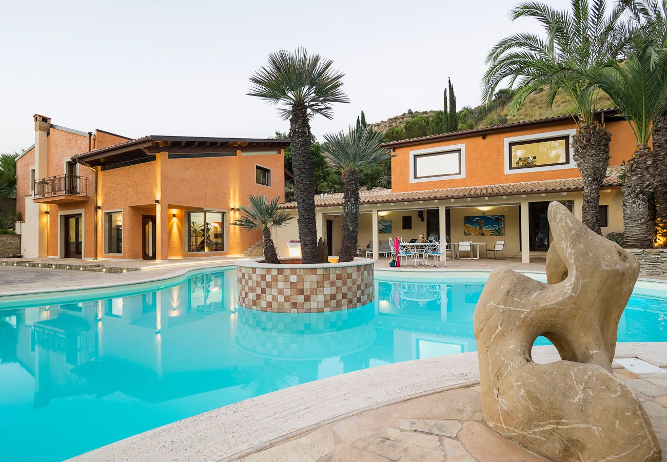 Villa a Agrigento - Splendida villa con piscina, area wellness, campetto di calcio ad Agrigento - 14 pax