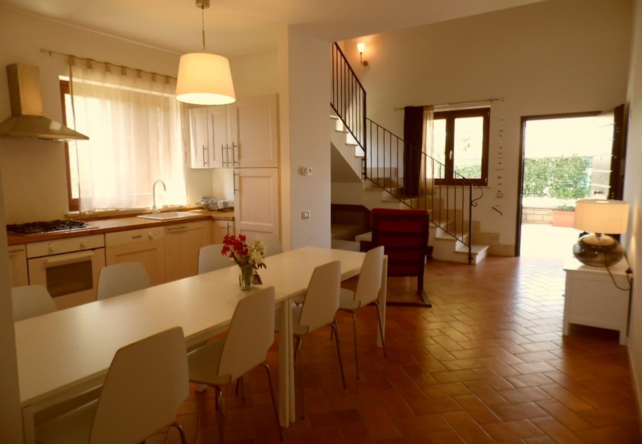 Casa a Bolsena - Casa Vacanza Maris - a soli 300 m dalla spiagga e con hot tub