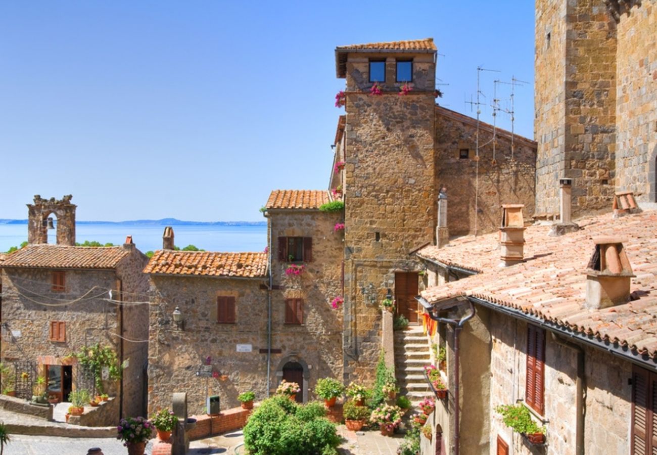 Casa a Bolsena - Casa Vacanza Maris - a soli 300 m dalla spiagga e con hot tub
