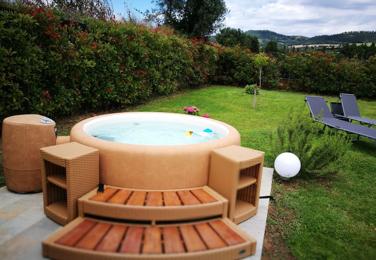 Casa a Bolsena - Casa Vacanza Maris - a soli 300 m dalla spiagga e con hot tub