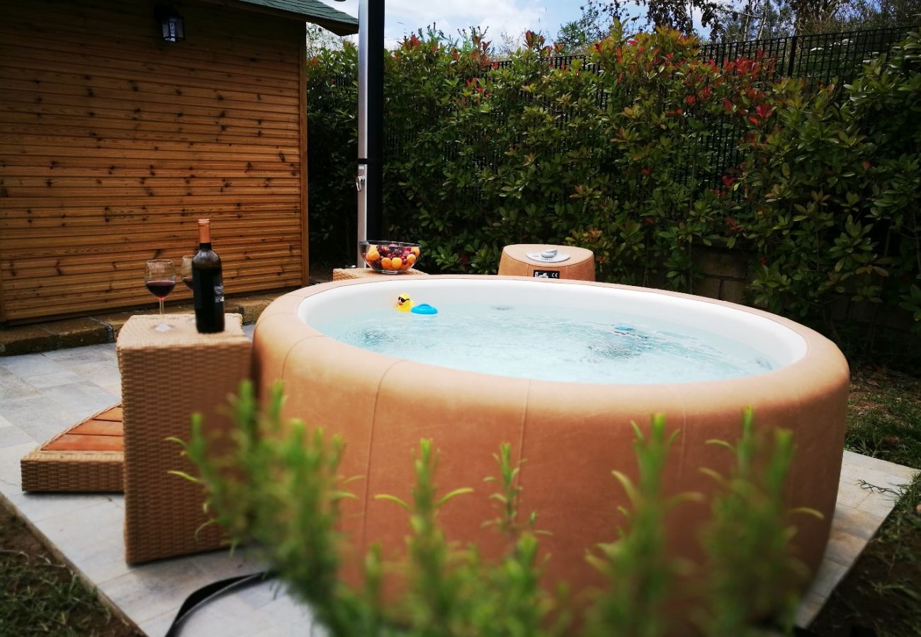 Casa a Bolsena - Casa Vacanza Maris - a soli 300 m dalla spiagga e con hot tub