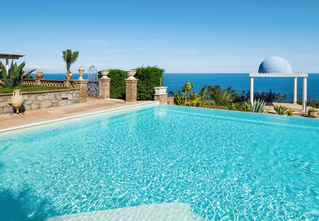 Villa a Letojanni - Villa esclusiva con piscina a Taormina, Sicily - 8 pax Villa a Letojanni - Villa esclusiva con piscina a Taormina, Sicily - 8 pax