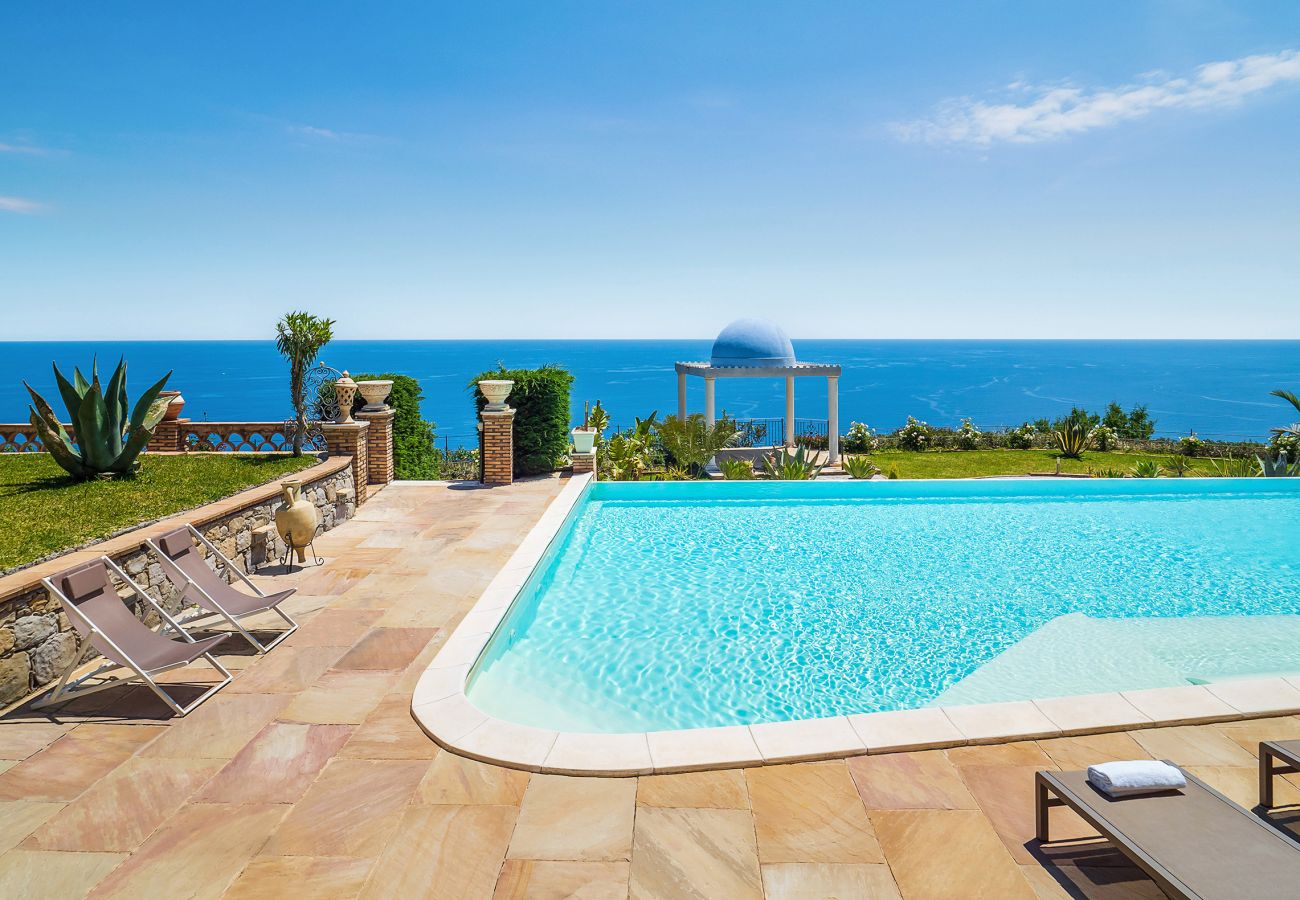 Villa a Letojanni - Villa esclusiva con piscina a Taormina, Sicily - 8 pax Villa a Letojanni - Villa esclusiva con piscina a Taormina, Sicily - 8 pax