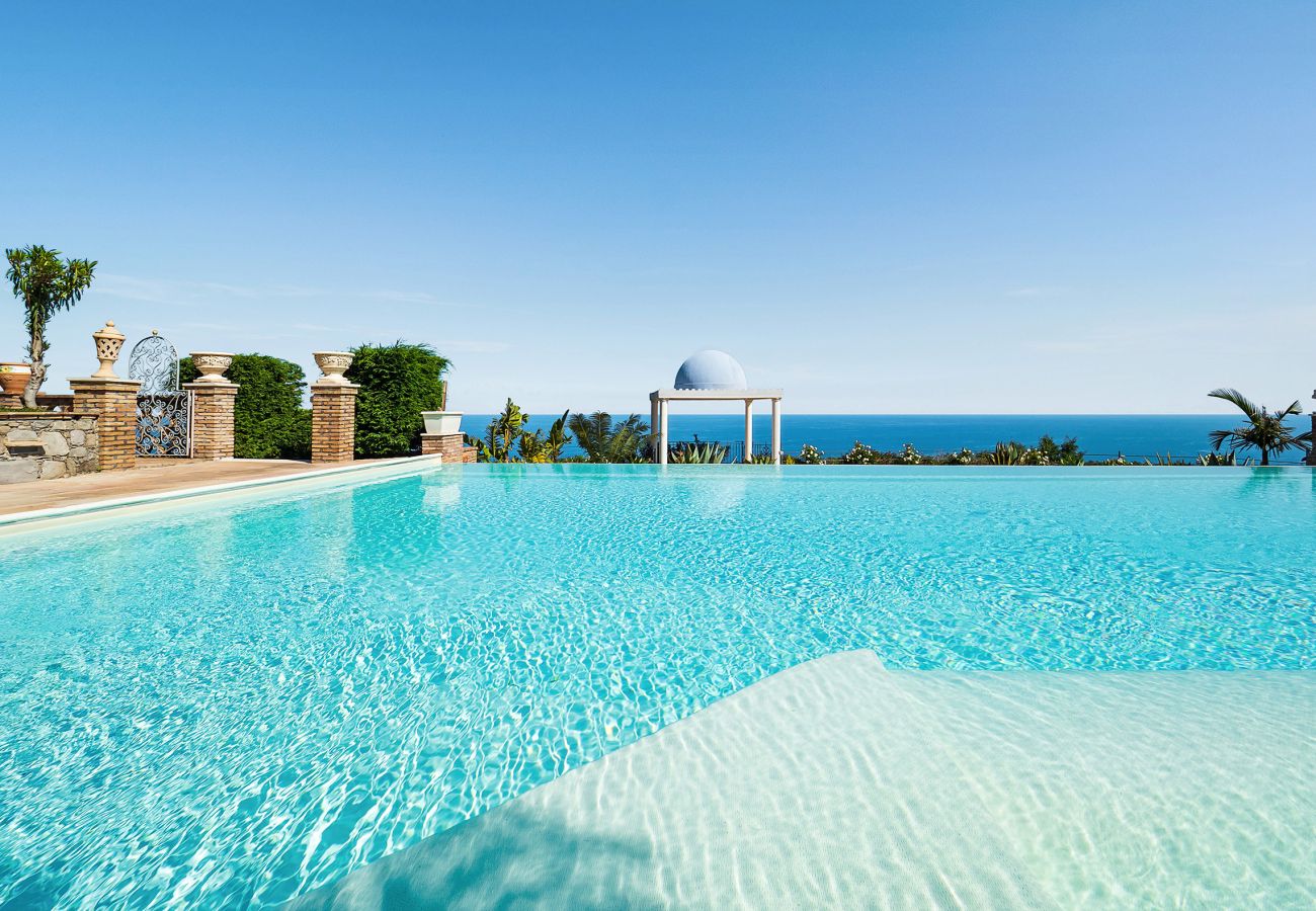 Villa a Letojanni - Villa esclusiva con piscina a Taormina, Sicily - 8 pax Villa a Letojanni - Villa esclusiva con piscina a Taormina, Sicily - 8 pax