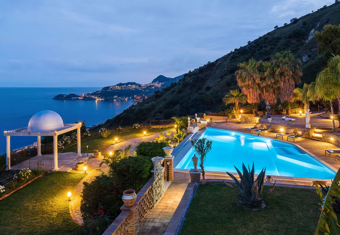 Villa a Letojanni - Villa esclusiva con piscina a Taormina, Sicily - 8 pax Villa a Letojanni - Villa esclusiva con piscina a Taormina, Sicily - 8 pax