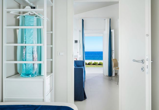 Villa a Siracusa - Villa sul mare con mini piscina a Fontane Bianche, Sicilia Villa a Siracusa - Villa sul mare con mini piscina a Fontane Bianche, Sicilia