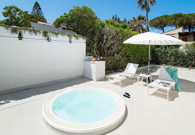 Villa a Siracusa - Villa sul mare con mini piscina a Fontane Bianche, Sicilia Villa a Siracusa - Villa sul mare con mini piscina a Fontane Bianche, Sicilia