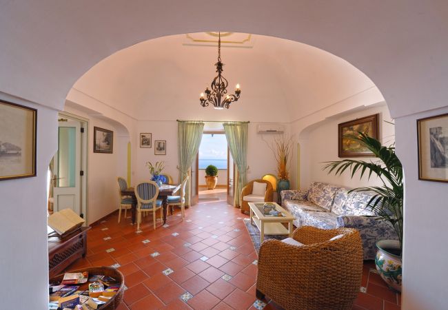Casa a Praiano - Casa Elena - Nel centro di Praiano, Parcheggio e Vasca Panoramica Casa a Praiano - Casa Elena - Nel centro di Praiano, Parcheggio e Vasca Panoramica