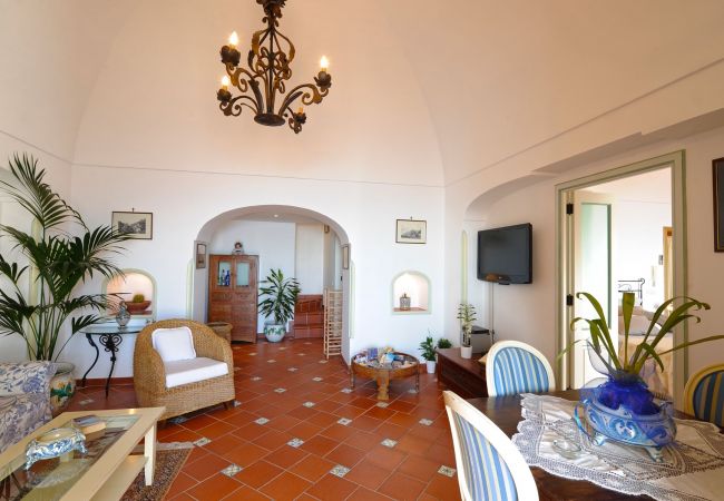 Casa a Praiano - Casa Elena - Nel centro di Praiano, Parcheggio e Vasca Panoramica Casa a Praiano - Casa Elena - Nel centro di Praiano, Parcheggio e Vasca Panoramica