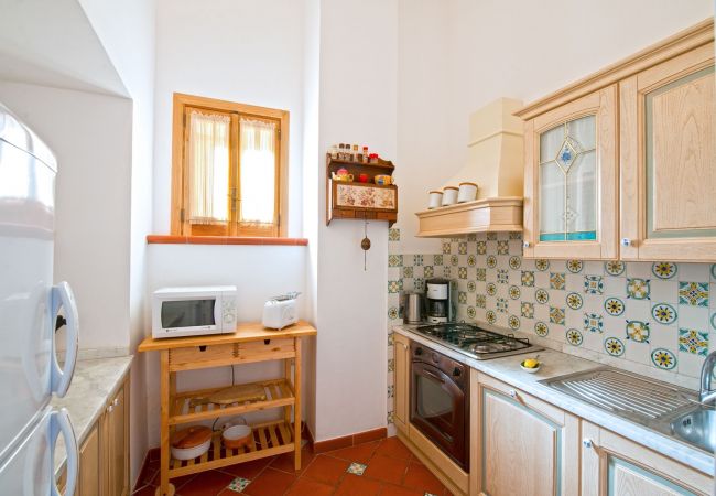 Casa a Praiano - Casa Elena - Nel centro di Praiano, Parcheggio e Vasca Panoramica Casa a Praiano - Casa Elena - Nel centro di Praiano, Parcheggio e Vasca Panoramica