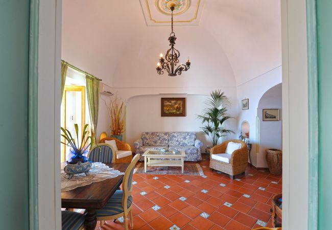 Casa a Praiano - Casa Elena - Nel centro di Praiano, Parcheggio e Vasca Panoramica Casa a Praiano - Casa Elena - Nel centro di Praiano, Parcheggio e Vasca Panoramica