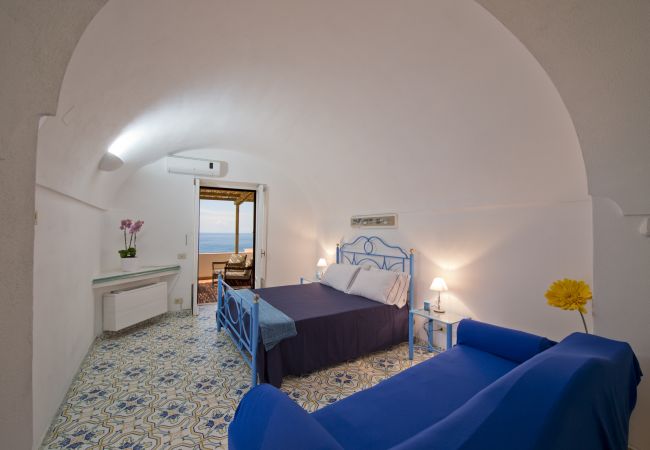 Casa a Praiano - Casa Sunset - Terrazza panoramica con vista su Positano e Capri  Casa a Praiano - Casa Sunset - Terrazza panoramica con vista su Positano e Capri