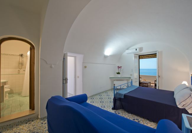 Casa a Praiano - Casa Sunset - Terrazza panoramica con vista su Positano e Capri  Casa a Praiano - Casa Sunset - Terrazza panoramica con vista su Positano e Capri
