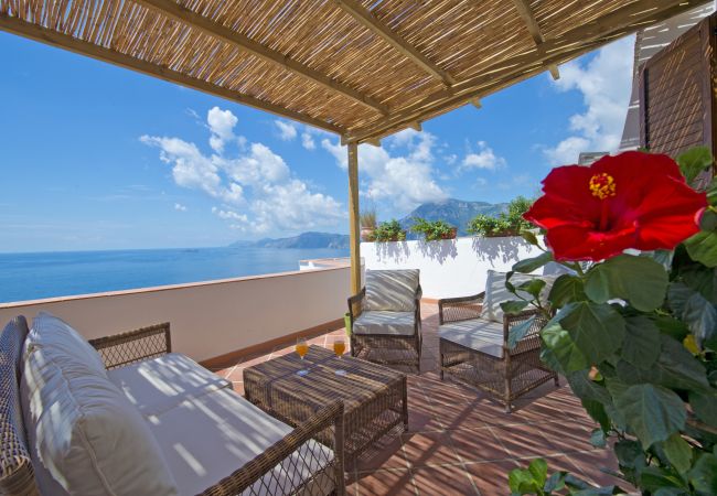 Casa a Praiano - Casa Sunset - Terrazza panoramica con vista su Positano e Capri 