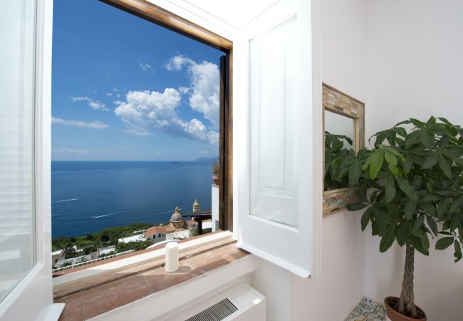 Casa a Praiano - Casa Sunset - Terrazza panoramica con vista su Positano e Capri  Casa a Praiano - Casa Sunset - Terrazza panoramica con vista su Positano e Capri