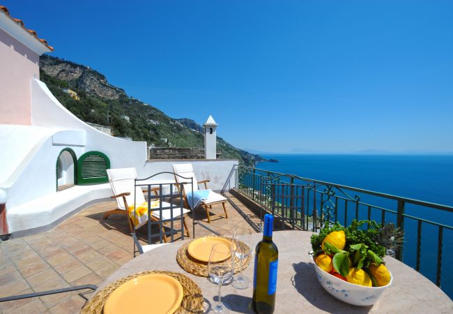 Casa a Praiano - Casale Fralisa - Meravigliosa terrazza e vasca idromassaggio vista mare Casa a Praiano - Casale Fralisa - Meravigliosa terrazza e vasca idromassaggio vista mare