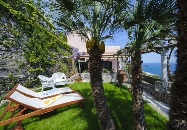 Casa a Praiano - Casale Fralisa - Meravigliosa terrazza e vasca idromassaggio vista mare Casa a Praiano - Casale Fralisa - Meravigliosa terrazza e vasca idromassaggio vista mare