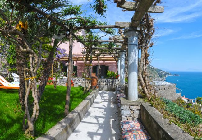 Casa a Praiano - Casale Fralisa - Meravigliosa terrazza e vasca idromassaggio vista mare Casa a Praiano - Casale Fralisa - Meravigliosa terrazza e vasca idromassaggio vista mare