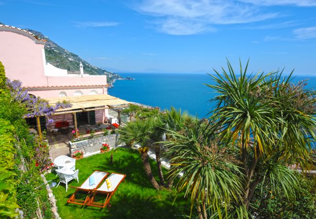 Casa a Praiano - Casale Fralisa - Meravigliosa terrazza e vasca idromassaggio vista mare Casa a Praiano - Casale Fralisa - Meravigliosa terrazza e vasca idromassaggio vista mare
