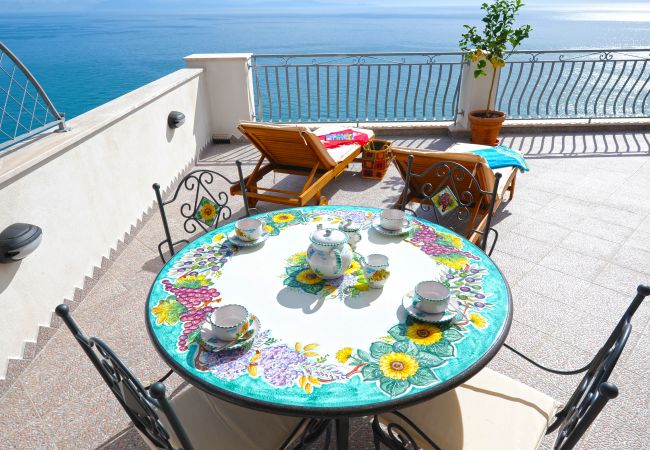 Casa a Praiano - Casa La Ulivella - Ampia terrazza sul mare Casa a Praiano - Casa La Ulivella - Ampia terrazza sul mare