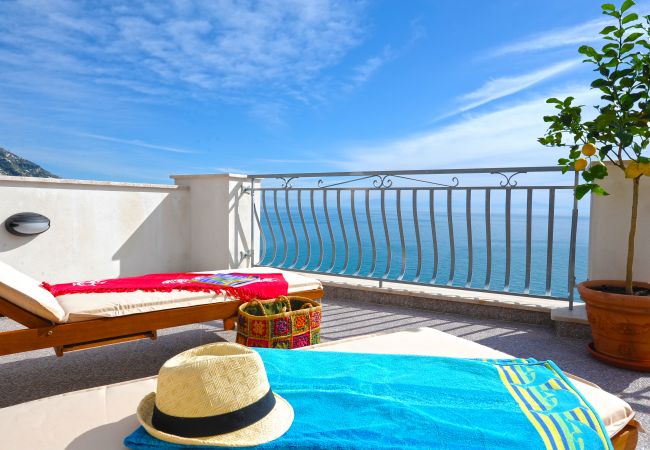 Casa a Praiano - Casa La Ulivella - Ampia terrazza sul mare Casa a Praiano - Casa La Ulivella - Ampia terrazza sul mare