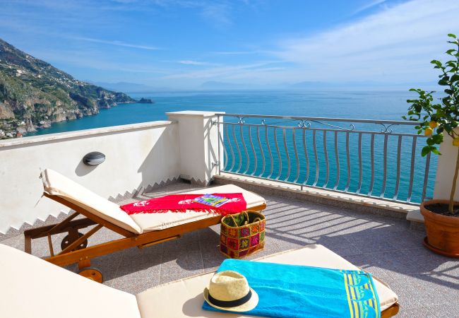 Casa a Praiano - Casa La Ulivella - Ampia terrazza sul mare Casa a Praiano - Casa La Ulivella - Ampia terrazza sul mare