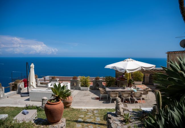 Villa a Praiano - Villa Panorama - Giardino vista sul mare e Sauna  Villa a Praiano - Villa Panorama - Giardino vista sul mare e Sauna