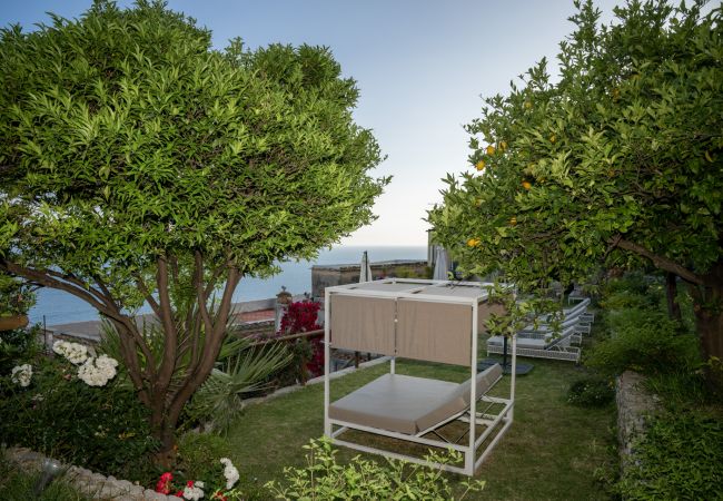 Villa a Praiano - Villa Panorama - Giardino vista sul mare e Sauna  Villa a Praiano - Villa Panorama - Giardino vista sul mare e Sauna