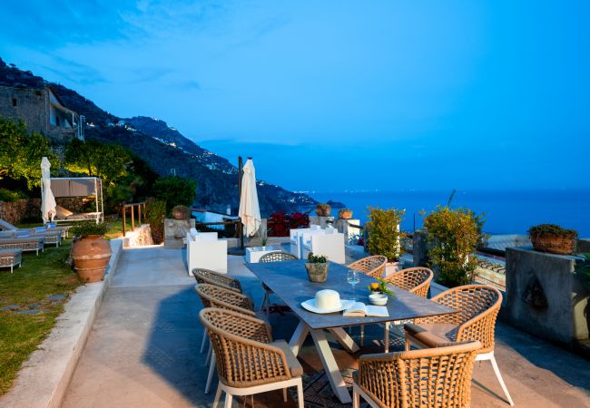 Villa a Praiano - Villa Panorama - Giardino vista sul mare e Sauna  Villa a Praiano - Villa Panorama - Giardino vista sul mare e Sauna