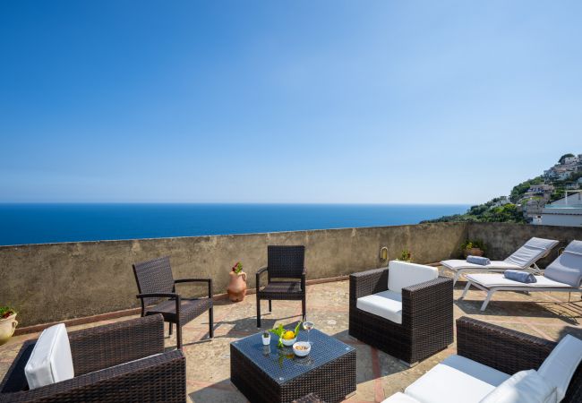 Villa a Praiano - Villa Panorama - Giardino vista sul mare e Sauna  Villa a Praiano - Villa Panorama - Giardino vista sul mare e Sauna