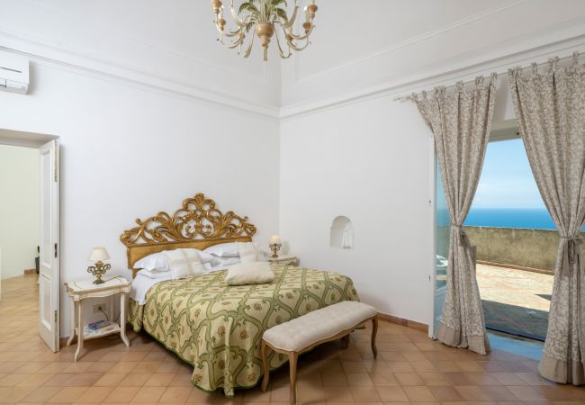 Villa a Praiano - Villa Panorama - Giardino vista sul mare e Sauna  Villa a Praiano - Villa Panorama - Giardino vista sul mare e Sauna