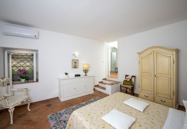 Villa a Praiano - Villa Panorama - Giardino vista sul mare e Sauna  Villa a Praiano - Villa Panorama - Giardino vista sul mare e Sauna