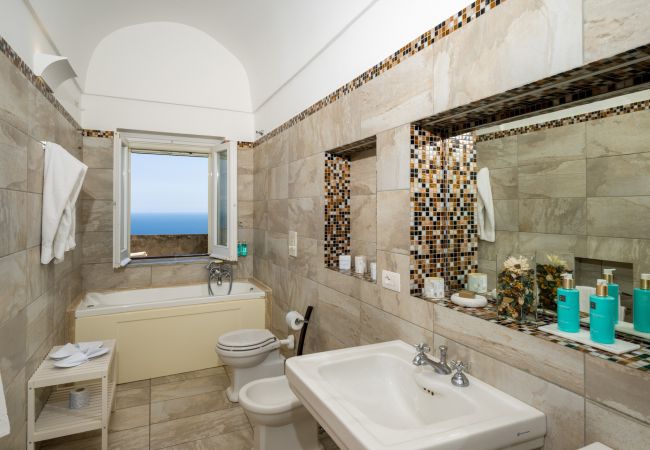 Villa a Praiano - Villa Panorama - Giardino vista sul mare e Sauna  Villa a Praiano - Villa Panorama - Giardino vista sul mare e Sauna