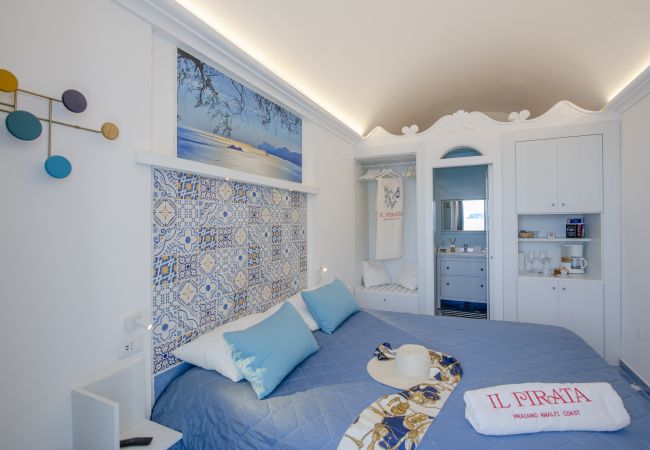 Affitto per camere a Praiano - Romantic Room - Una Fuga sulla Scogliera Affitto per camere a Praiano - Romantic Room - Una Fuga sulla Scogliera