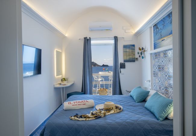 Affitto per camere a Praiano - Romantic Room - Una Fuga sulla Scogliera Affitto per camere a Praiano - Romantic Room - Una Fuga sulla Scogliera